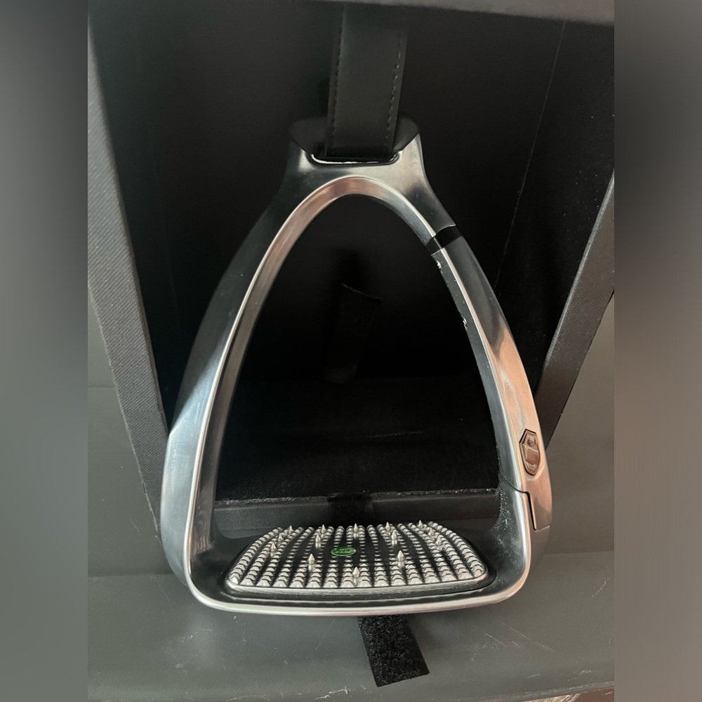 Brand New Samshield Safety Stirrups